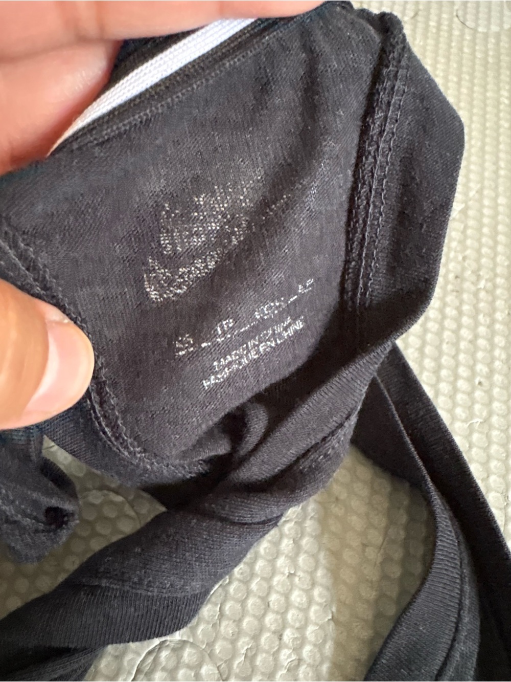 Nike women’s black athletic tank - Picture 2 of 4